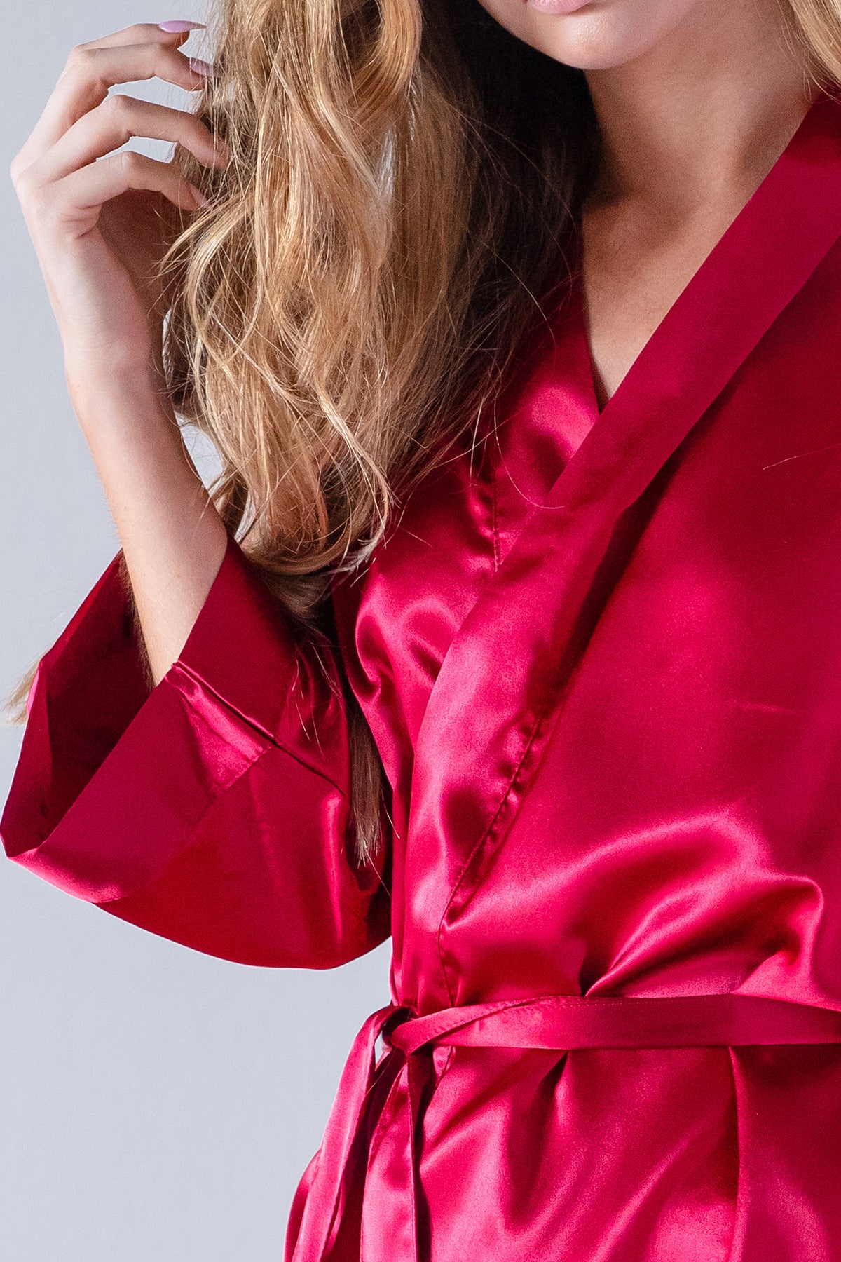 Burgundy Satin Kimono Bridal Robe Close - Bridesmaid Robe - Affordable Robe - Wedding Gift - Bridal Gift - Bridesmaid Gift - Satin Robe - Kimono Robe – PrettyRobes