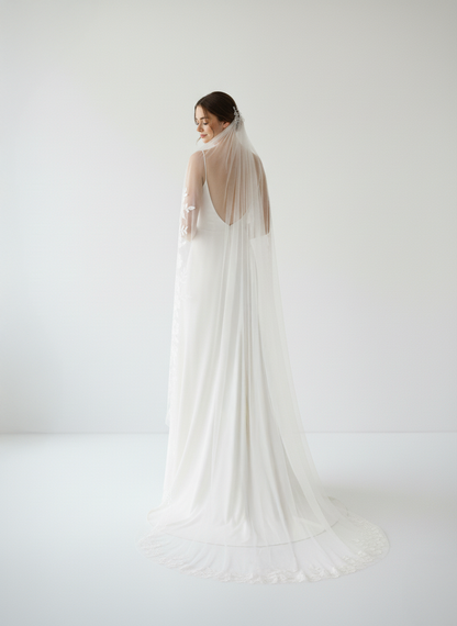 Minimal Cathedral Wedding Veil With Lace Detail