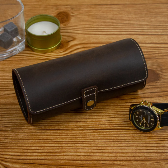 Engraved Vintage Leather Roll for 3 Watches